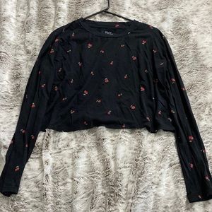 PINK Victoria’s Secret long sleeve crop top